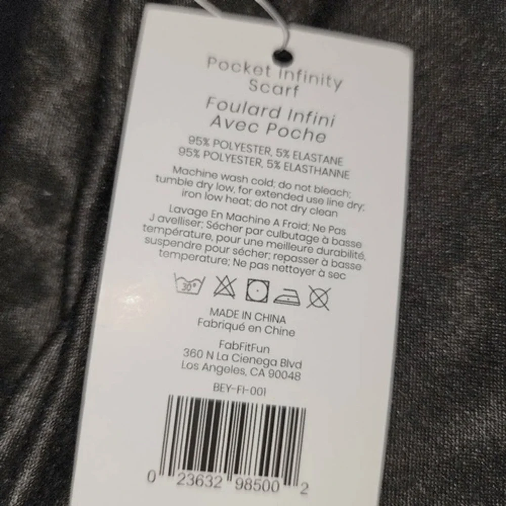 NWT‎ Beyond Yoga Womens Pocket Infinity Scarf